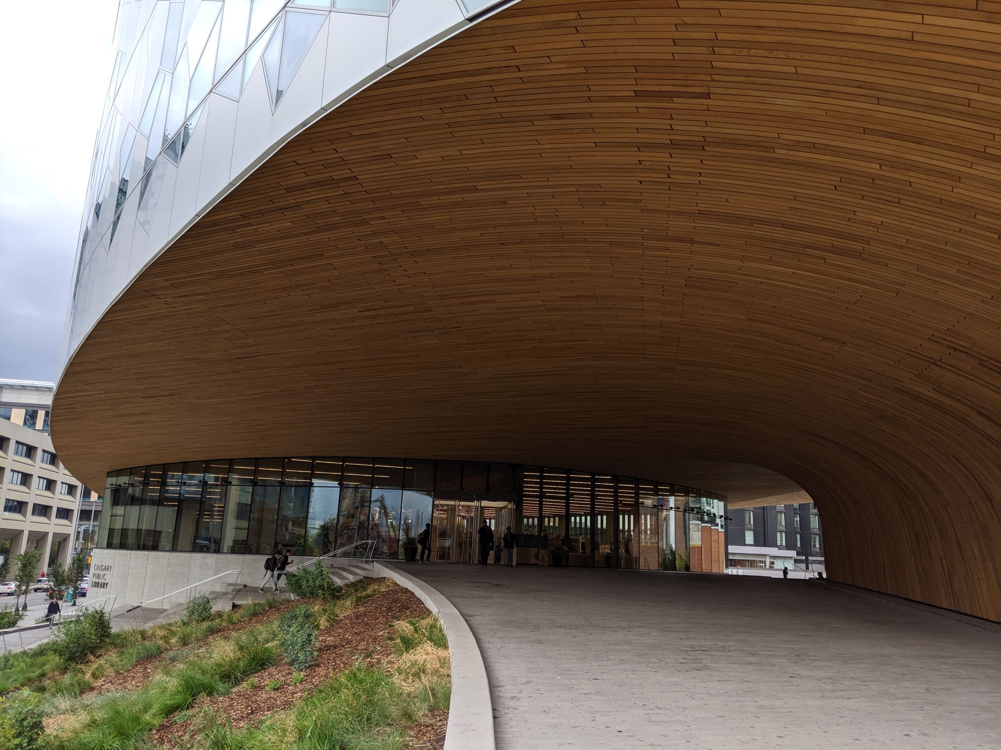 Calgary Central Library: combining intimacy and civic statement