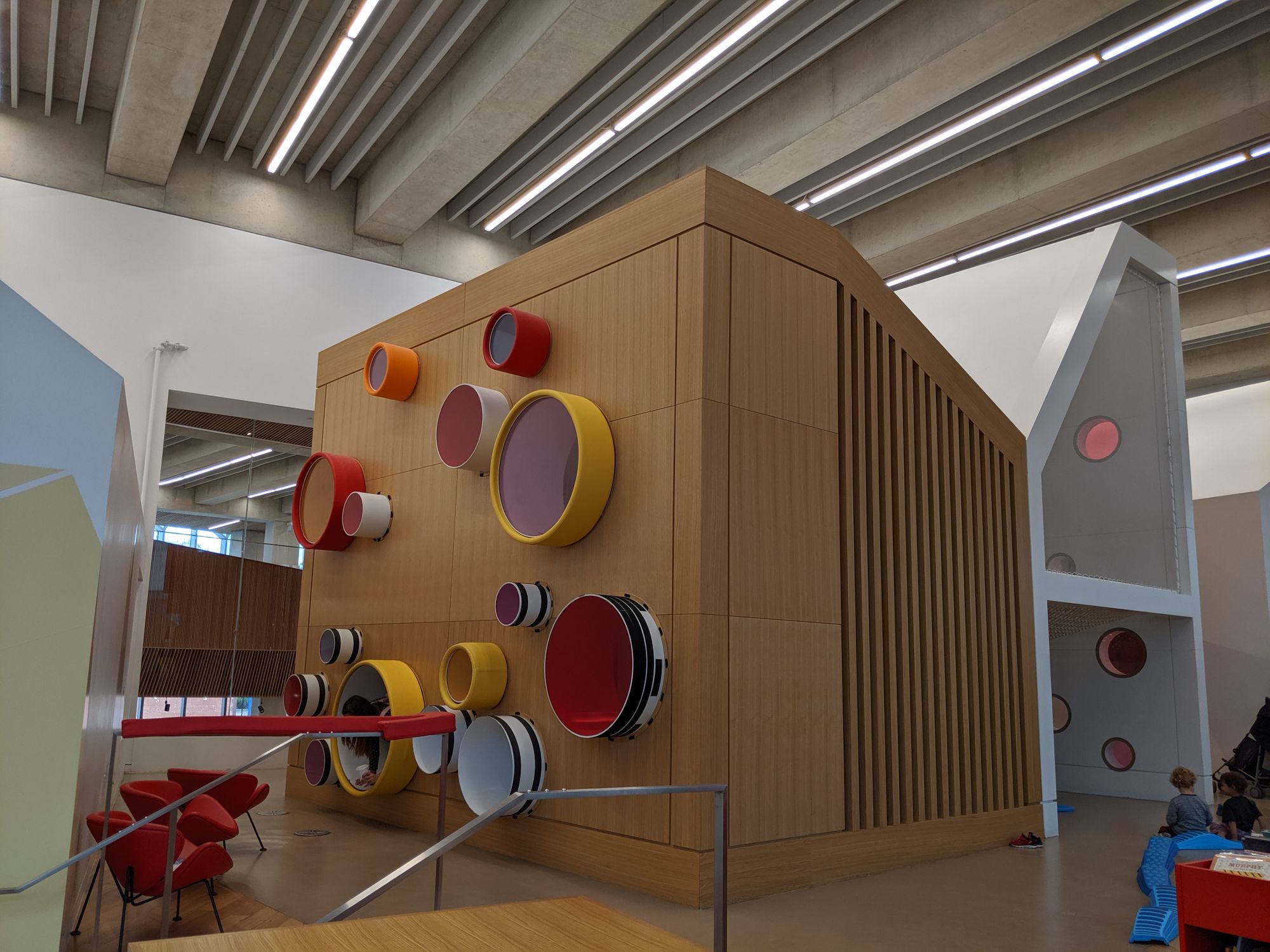 Calgary Central Library: combining intimacy and civic statement